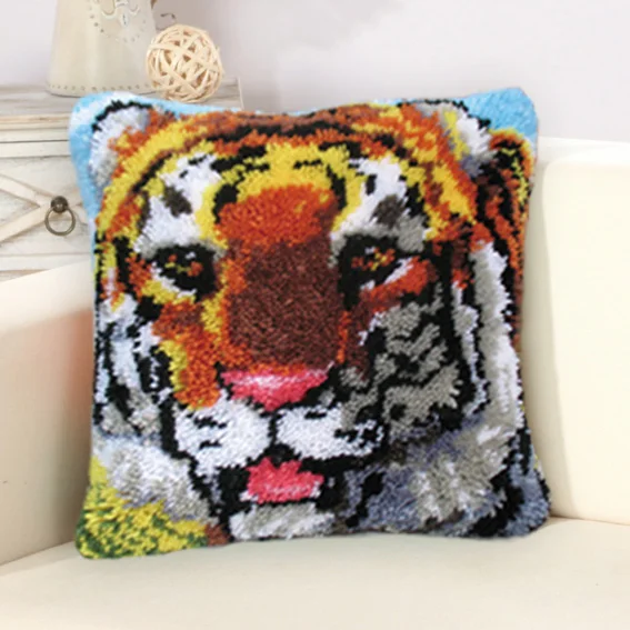 Custom  Printed Canvas Modern Latch Hook Animal Lion Patterns Pillow Cover Cushion  Kits for Adults Beginners