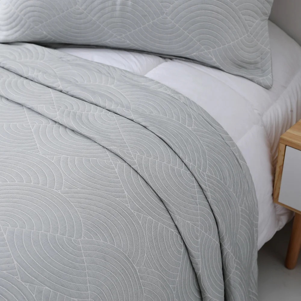 Custom family solid colour jacquard Indian silk and bamboo quilt bedding set