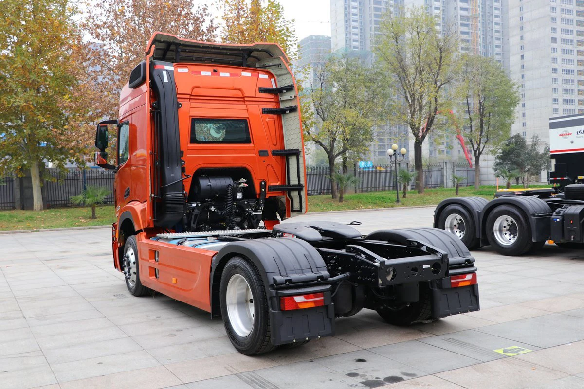 Loading capacity 30tons 4x2 diesel 430hp 6 cylinders euro 6 engine six wheeled 315/80r22.5 tires A/C ABS 12MT tractor head truck