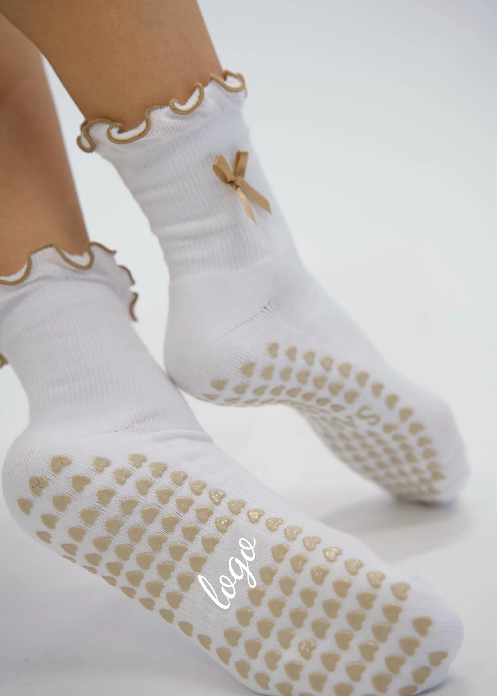 Popular Anti Slip Pilates Socks Aesthetic Custom Logo Heart Grips Yoga Pilates Sock Non Slip Manufacture Ballet Ruffle Frill Bow