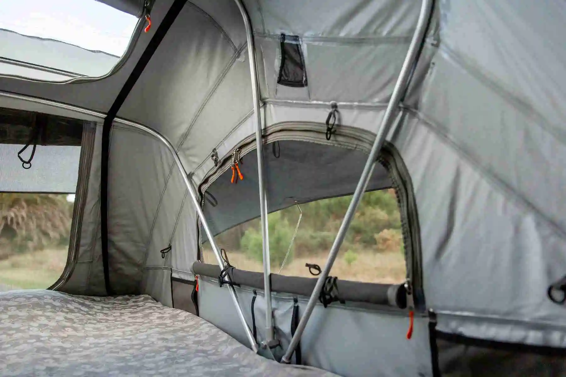 High Quality Aluminum Camper Trailer Car Outdoor Camping Roof Top Tent For Suv Car Roof