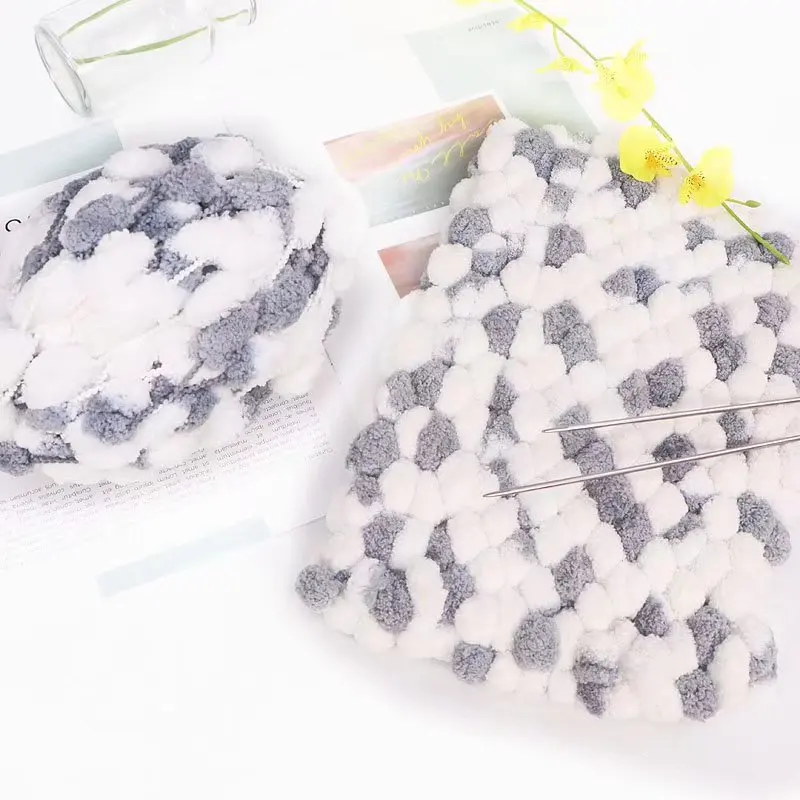 RongMeiXuan 100% Polyester Hand Knitted Ball Yarn Blended Yarn For Cushion And Crafting