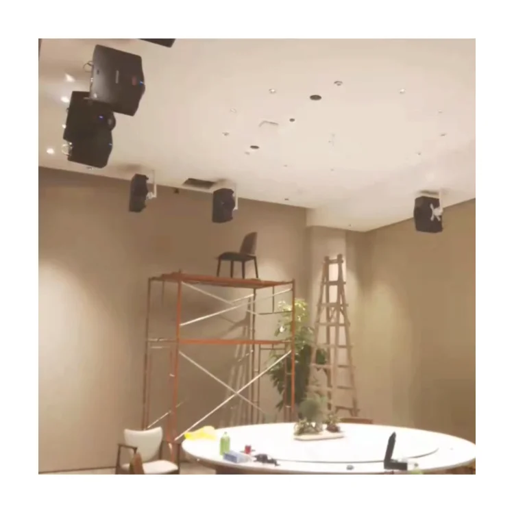 Holographic immersive projection system before and after installation Holographic immersive restaurant