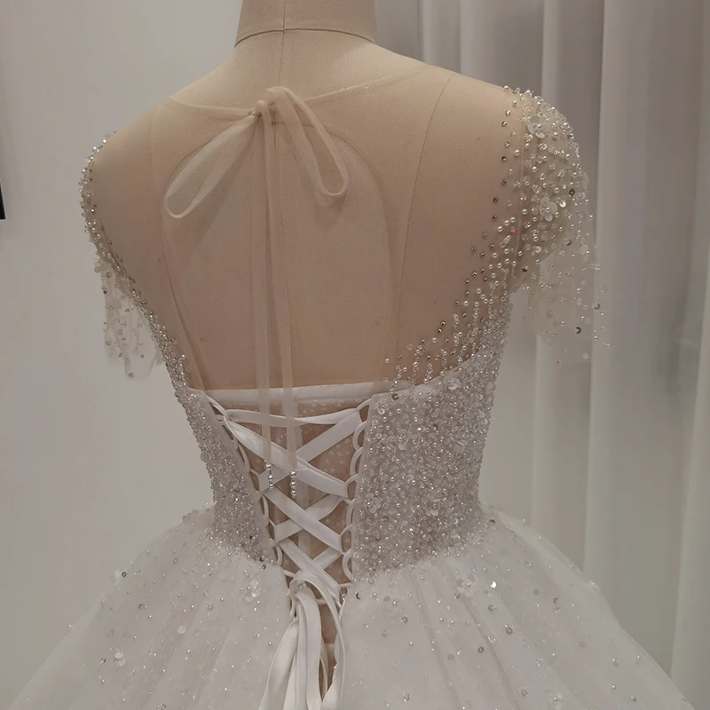 Elegant Bride White Wedding Dress Sweetheart Neckline Long Sleeve Crystal-Decorated Ball Gown Lace Vestido De Fiesta Sayabridal