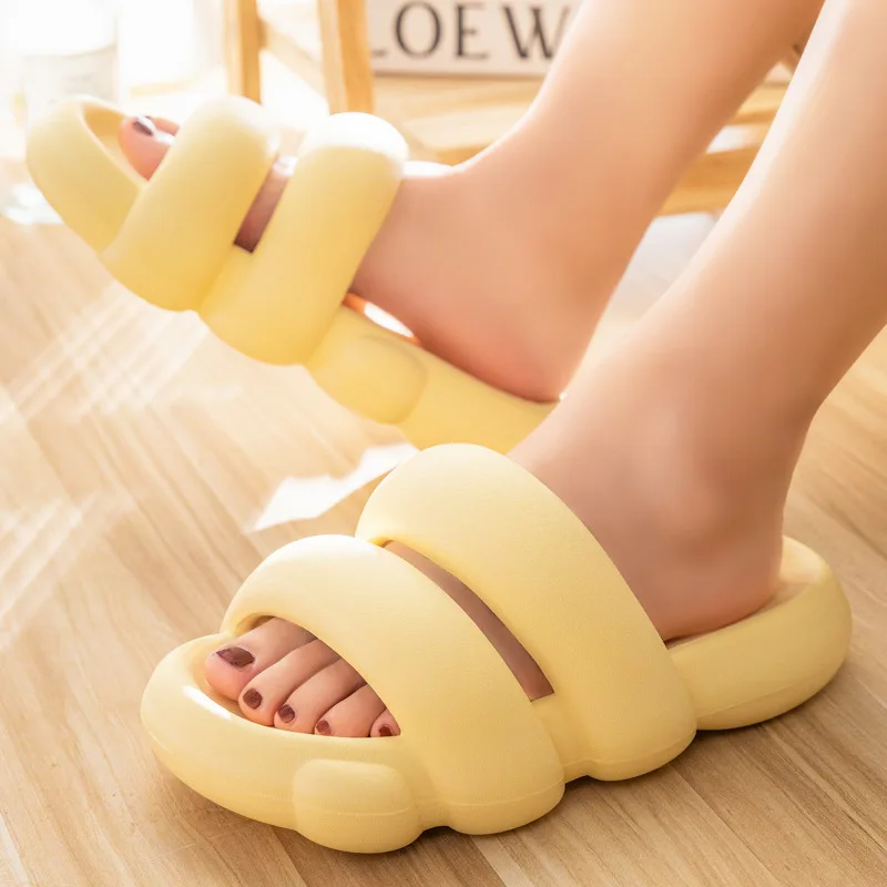 Wholesale Chinelo Slide pantoufles diapositives Open Toe Bath Pool EVA Foam Two Strap Slides Slippers for Adult Women Lady