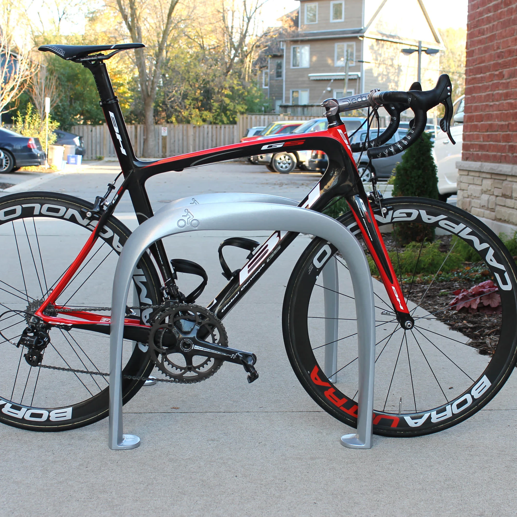 Wrought Iron Bike Parking Vertical Bike Cycle Rack Cast Aluminum Bicycles Stand Storage Bicycle Parking Rack