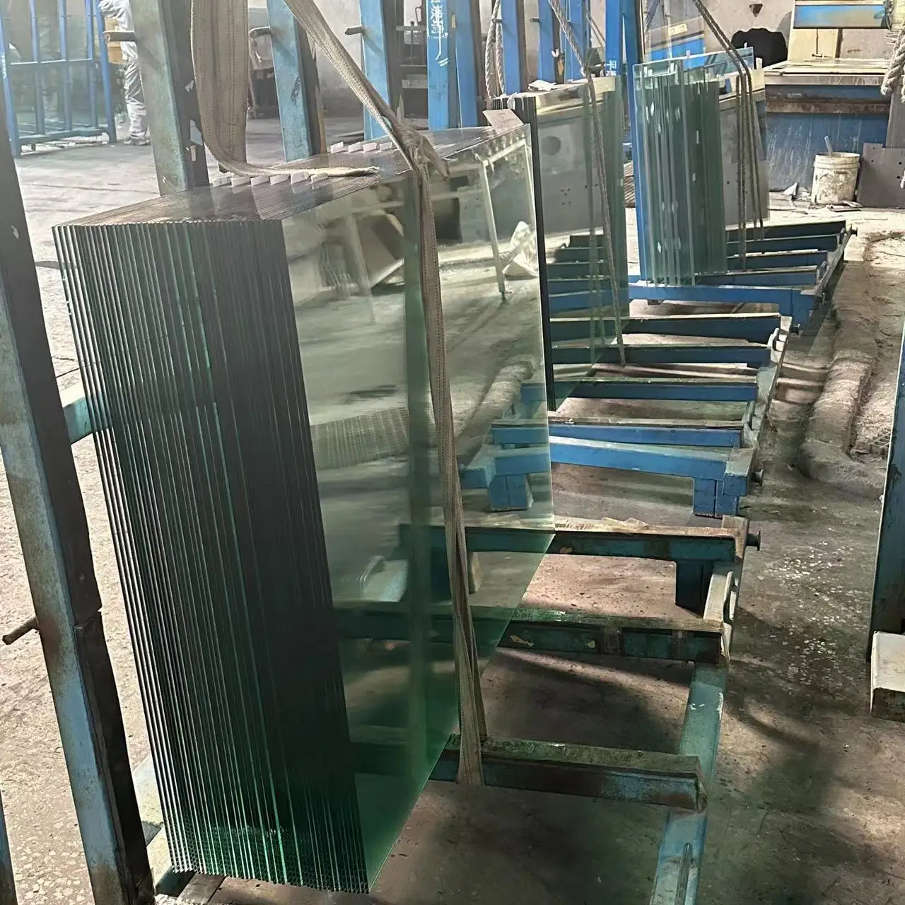 clear 0.33 industry wholesale price building tempered glass manufacturer with privacy for dining table plate