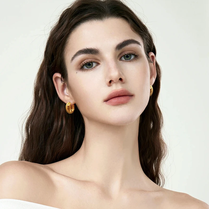 2024 New Design Wholesale Water Drop Collect 18k Gold Plated Brass Metal Stud Earrings Jewelry For Woman