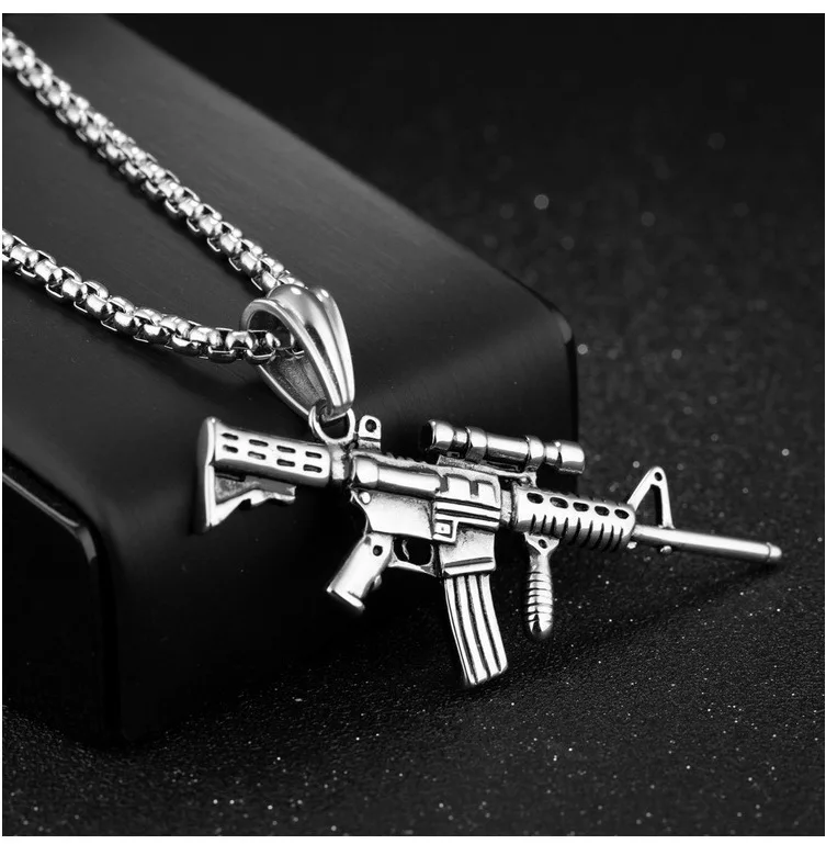 2023 European and American military lovers necklace jewelry fashion titanium steel submachine gun pendant necklace for men
