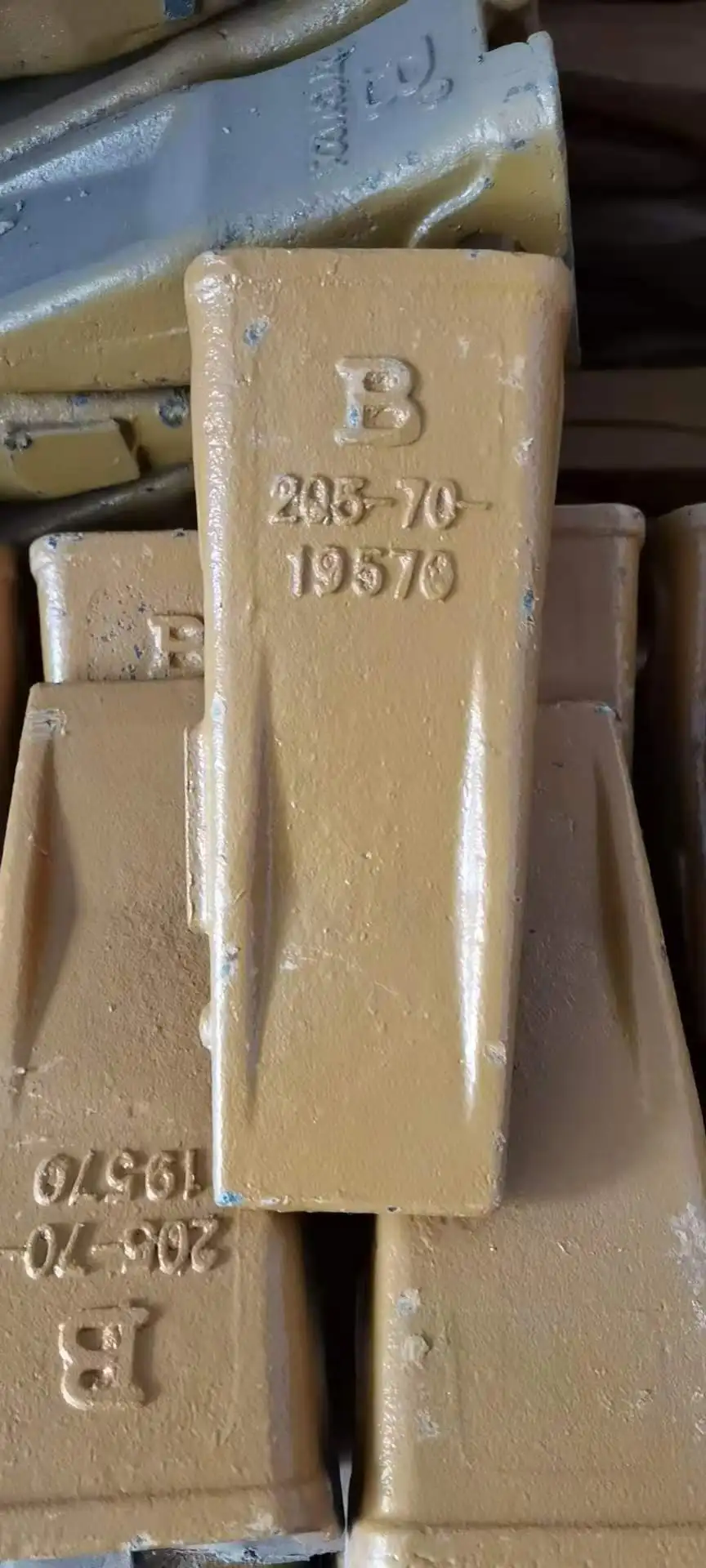  205-70-19570 тип Литые стальные зубья горного ковша для PC200 замки зубьев