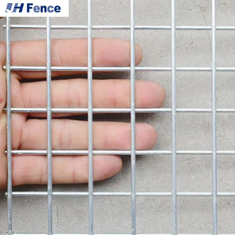 Factory Direct low price galvanized steel welded wire mesh fence in roll used for chicken farm fence