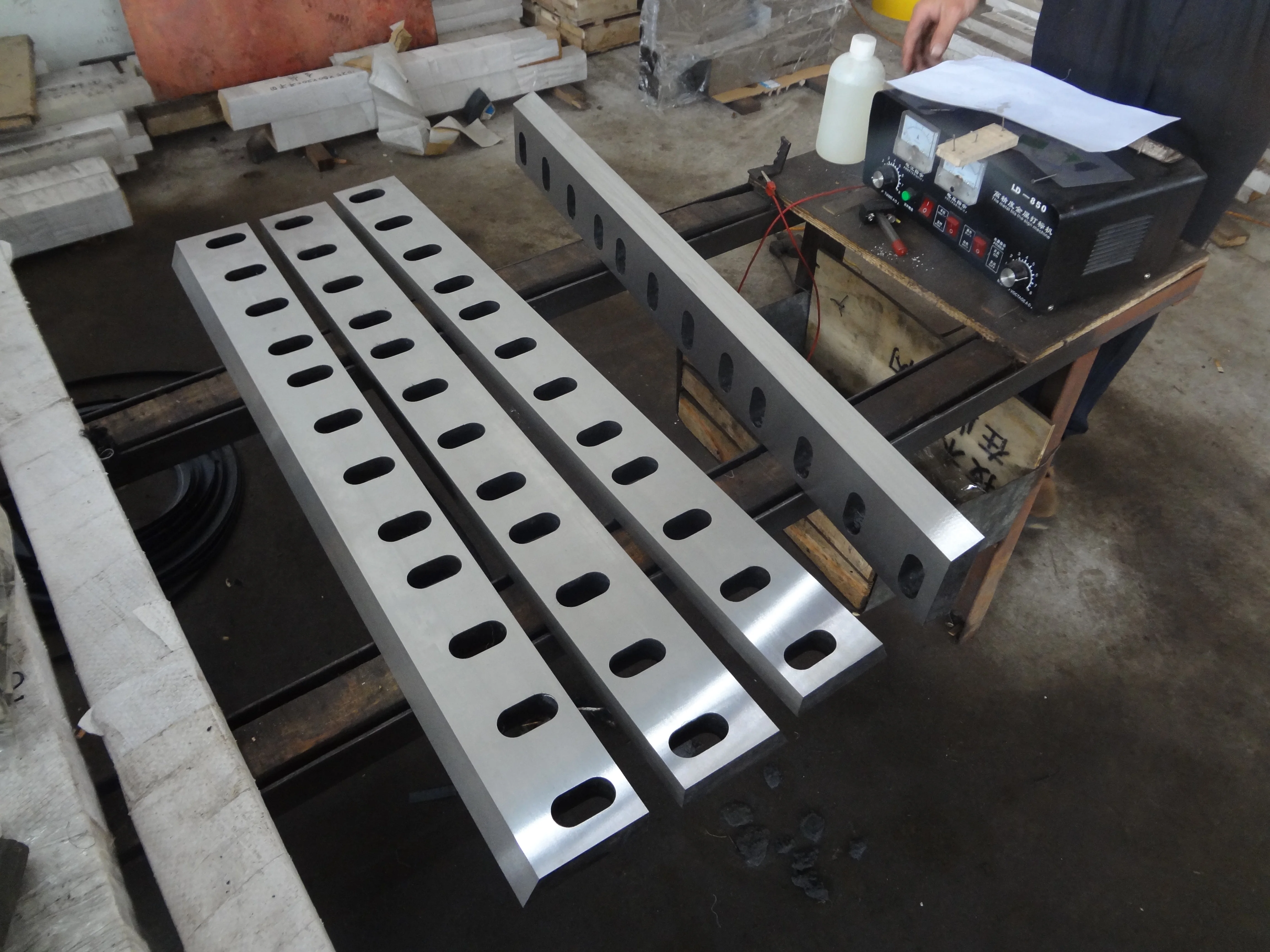 Заводской производитель пластмассовых резиновых запчастей дробилка режущее