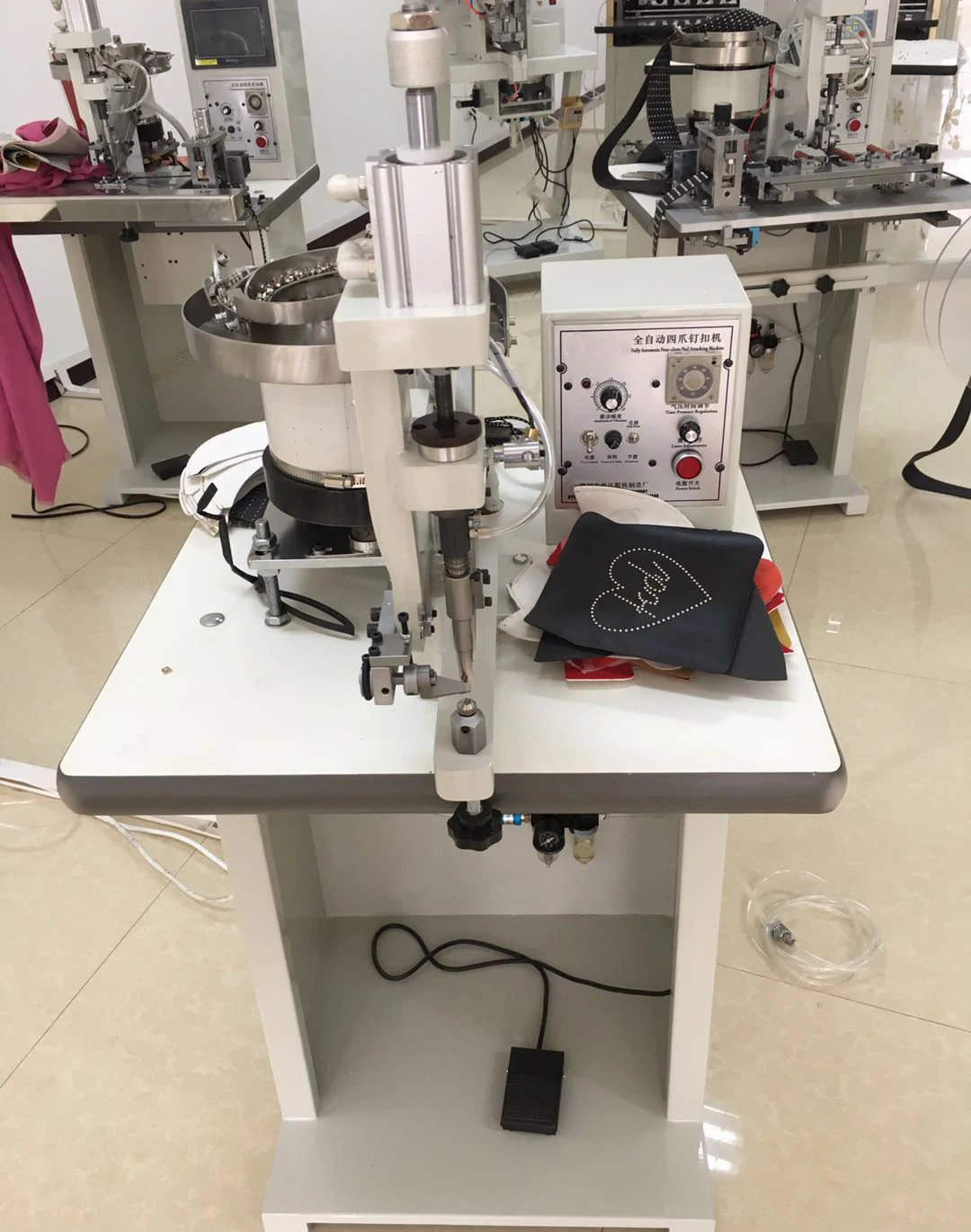 Accurate Pearl Sewing Machine/attaching Machine/riveting Machine