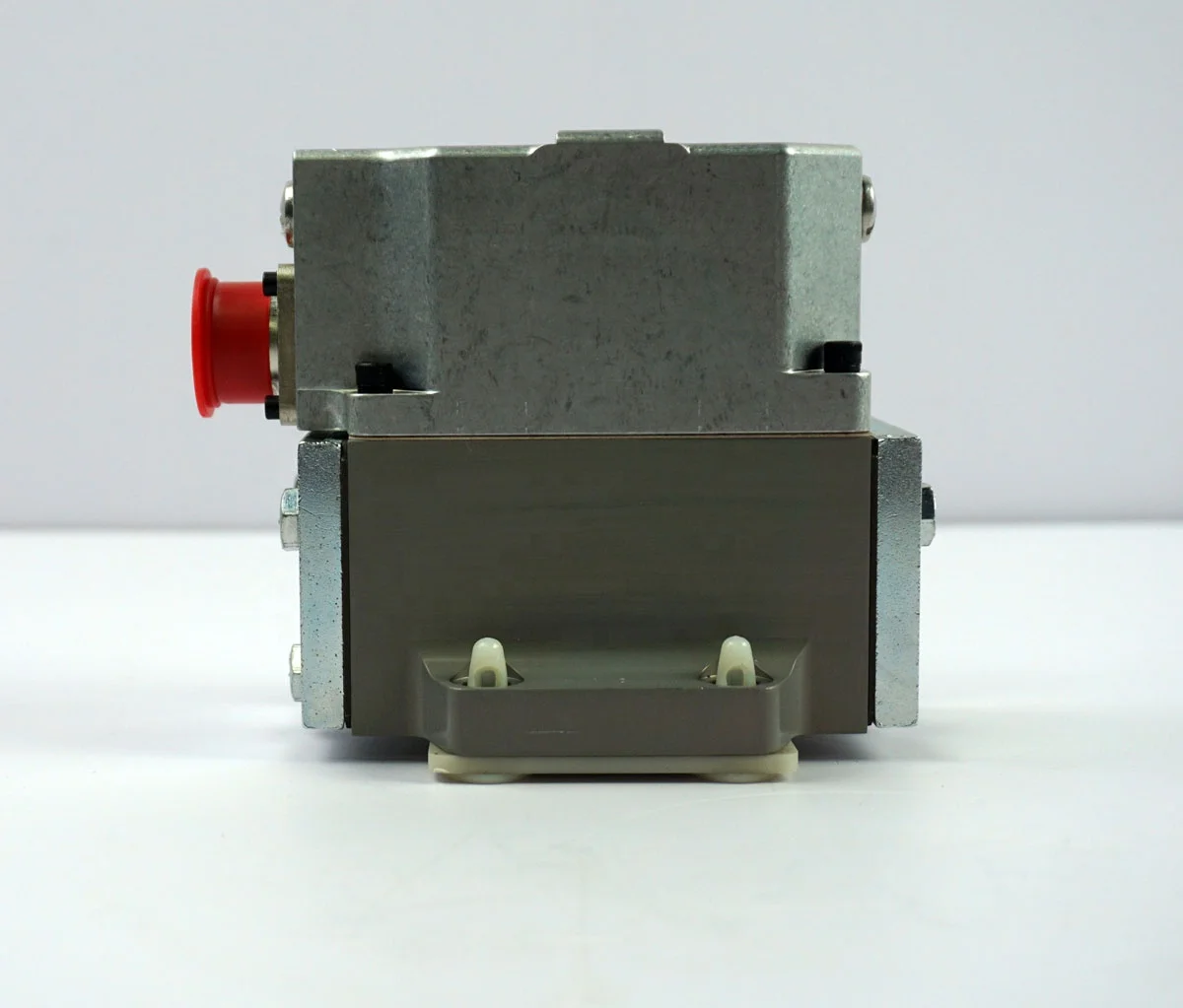 Hydraulic Servo Valve With Black Brand For Railway Tamping Maintenance Equipment Of Plasser Type EL-T76.00.MO Or H40DAGM4NAH