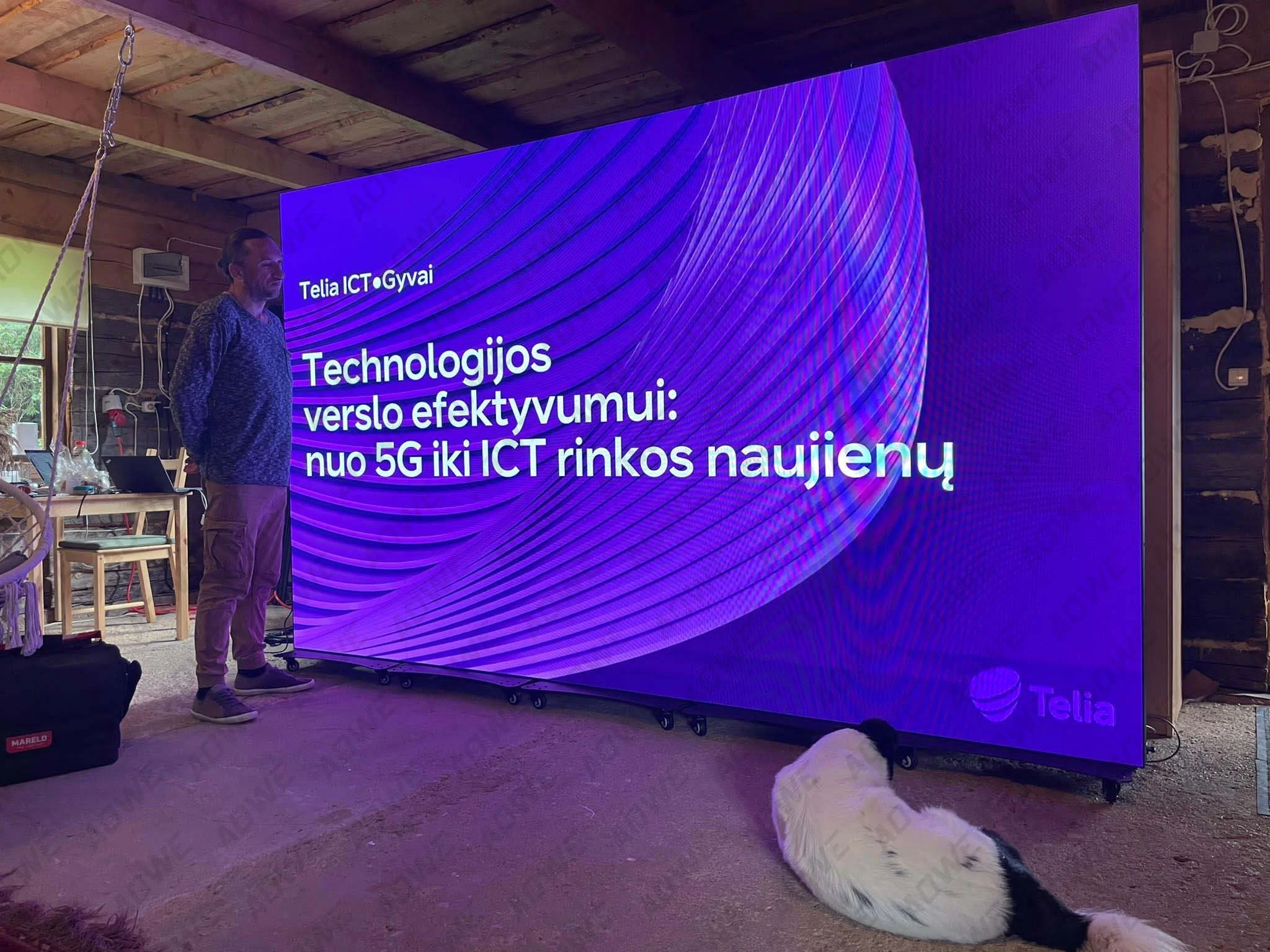 New arrival floor standing poster LED Display indoor outdoor waterproof Custom led digital commercial Poster