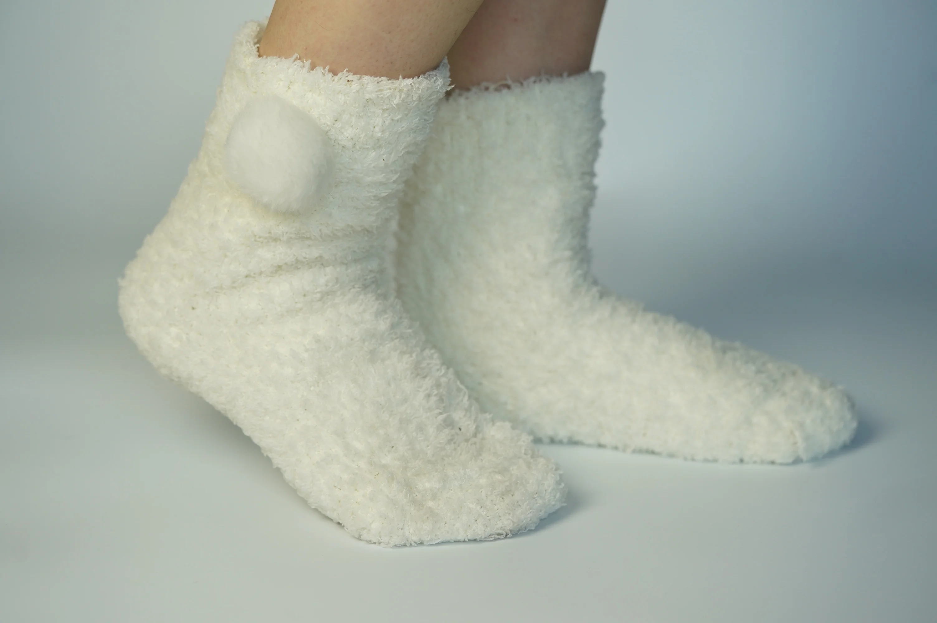 OEM Super Soft Anti-Slip Indoor Slipper Socks Custom Logo Floor Sock with Cozy Winter Fuzzy Design Casual Feature Logo Design