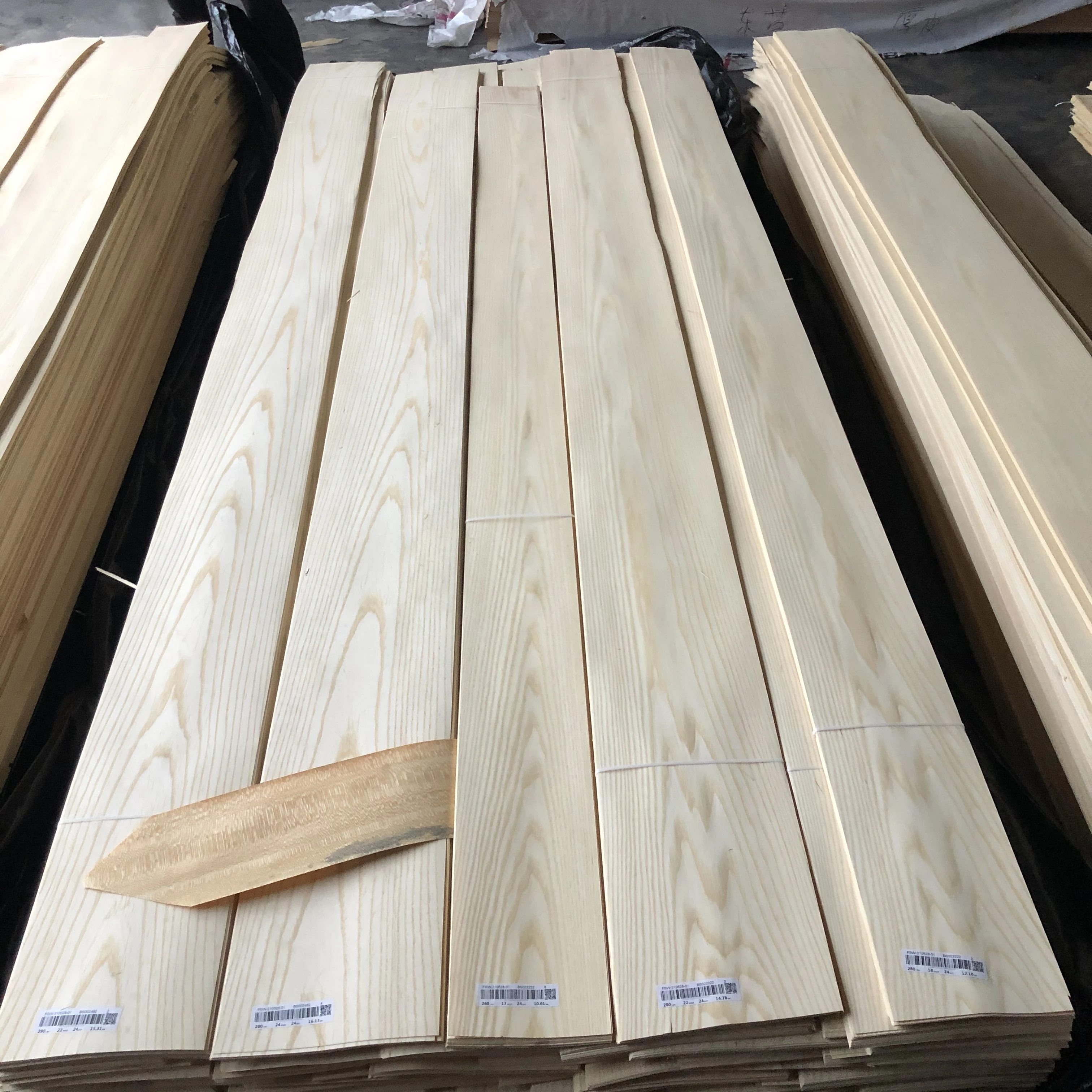 Hot Sale 0.3mm/0.45mm/0.5mm/0.6mm White Ash Natural Wood Veneer Ash Veneers Wood
