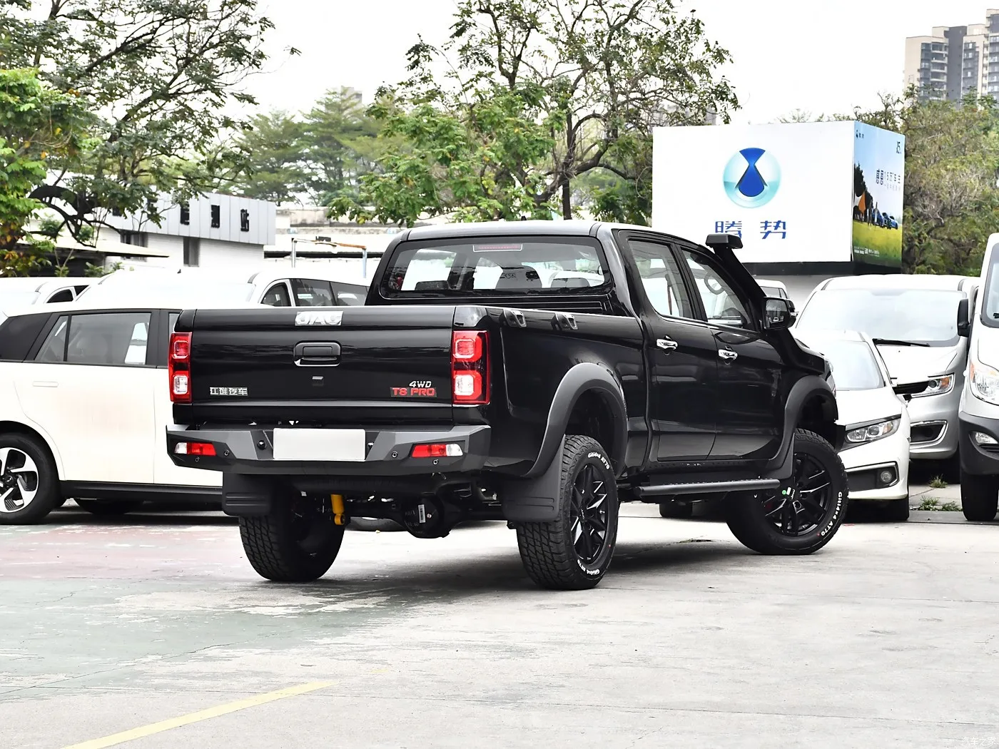 2024 JAC T8 Pro 2.0T diesel 8AT 4WD JAC T8 pro pickup truck 4x4 Chinese Pickup Trucks for sale