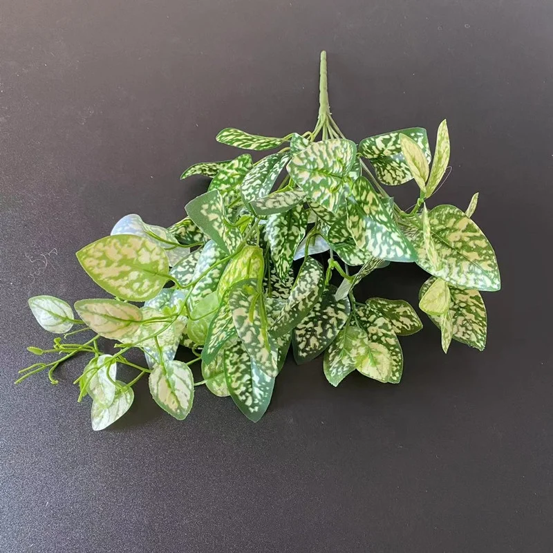 high real artificial dotted green artificial plant bunches for home decorations and wedding decorations