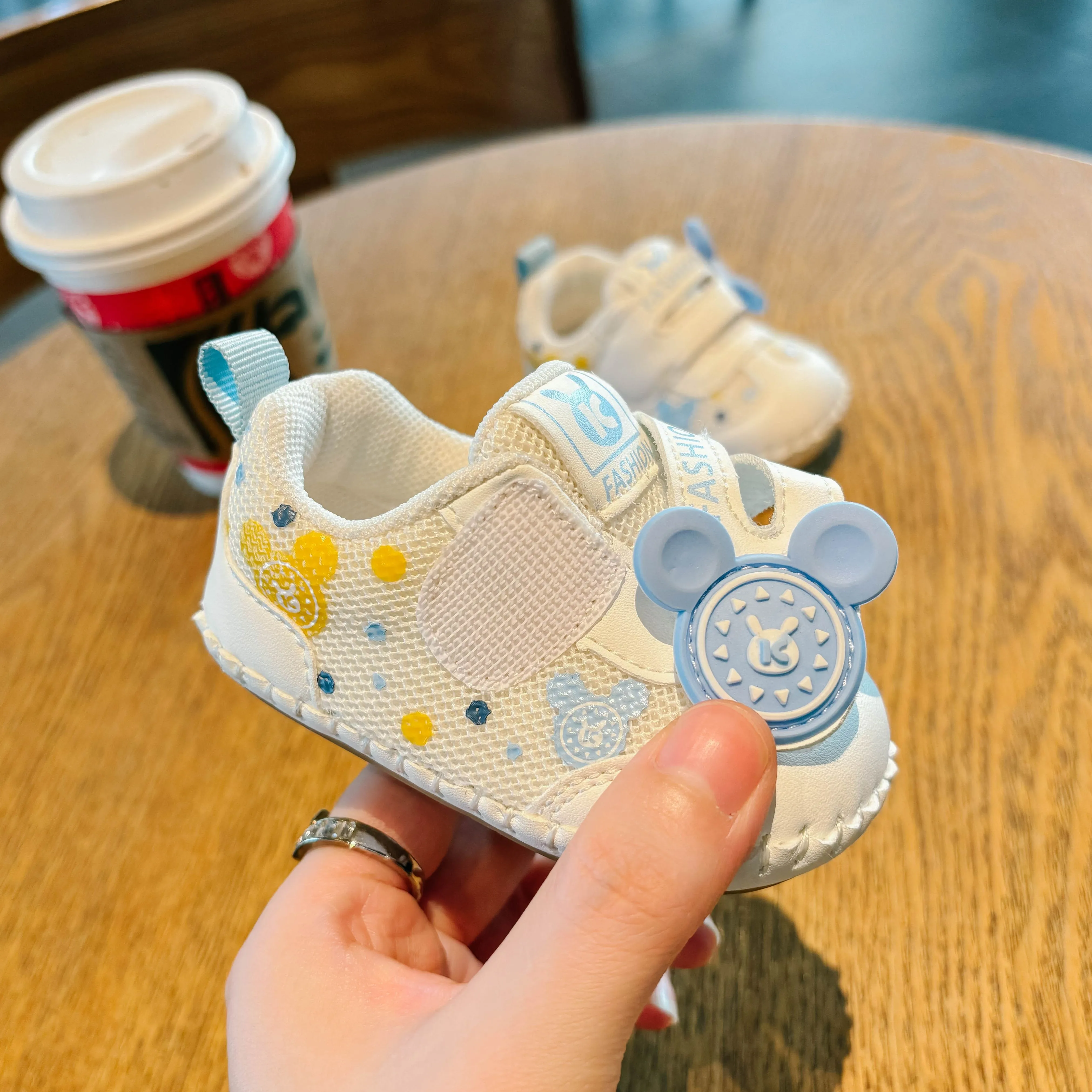 0 -1 year old for boys and girls breathable mesh shoes, wear-resistant tendon sole toddler shoes