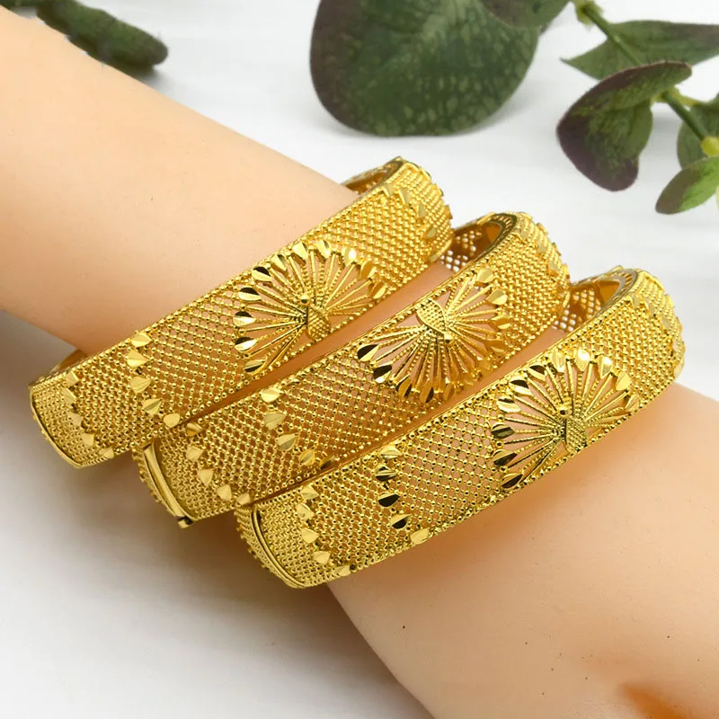 Luxury Design Women Gold Plated Bracelets Hollow Accessory Fashion Jewelry Bangles