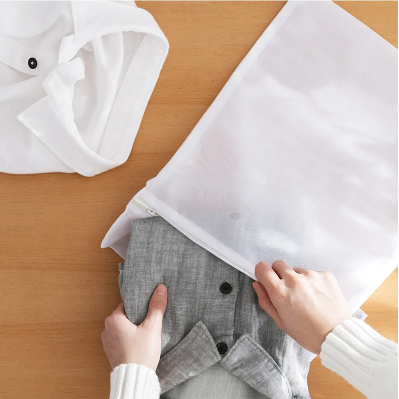 
Commercial Mesh Laundry Bag Sturdy Mesh Material with Zipper Closure. Ideal Machine Washable Mesh Laundry Bag 