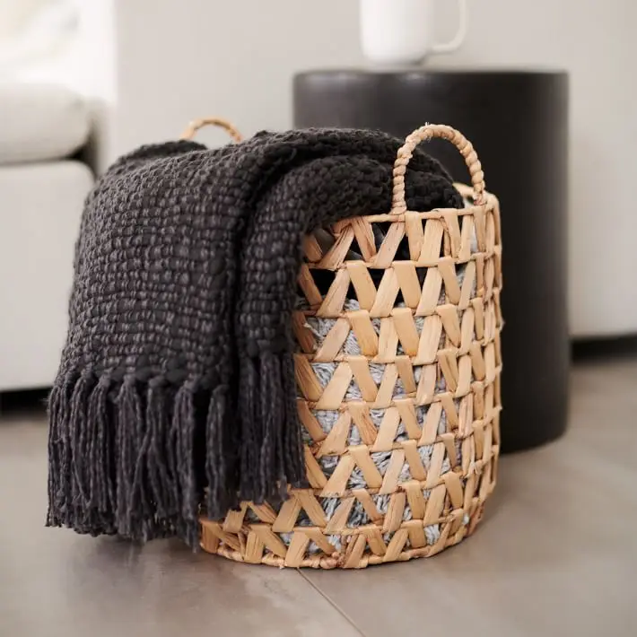 Wholesale Woven Zigzag Water Hyacinth Basket Laundry Basket For Home Plant Pots Decorative Basket For Garden