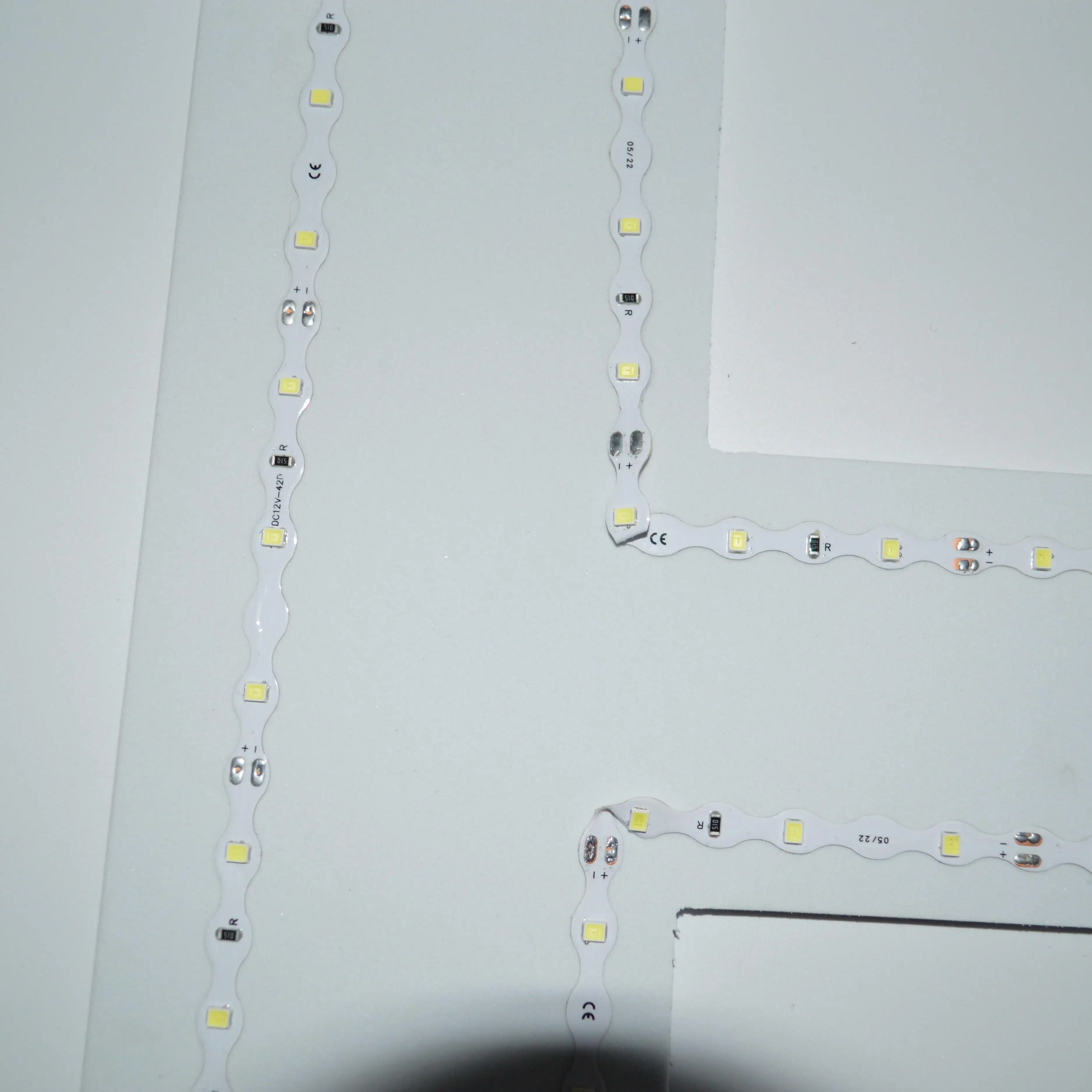 Гибкая СВЕТОДИОДНАЯ лента SMD 3528 2835 12 В быстрая доставка в