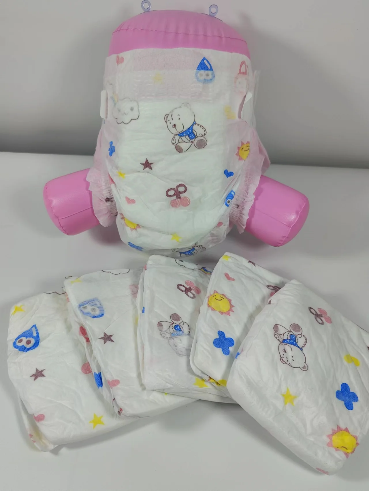 Free Sample Fine Fashionable Baby Diapers fluff pulp size S M L XL