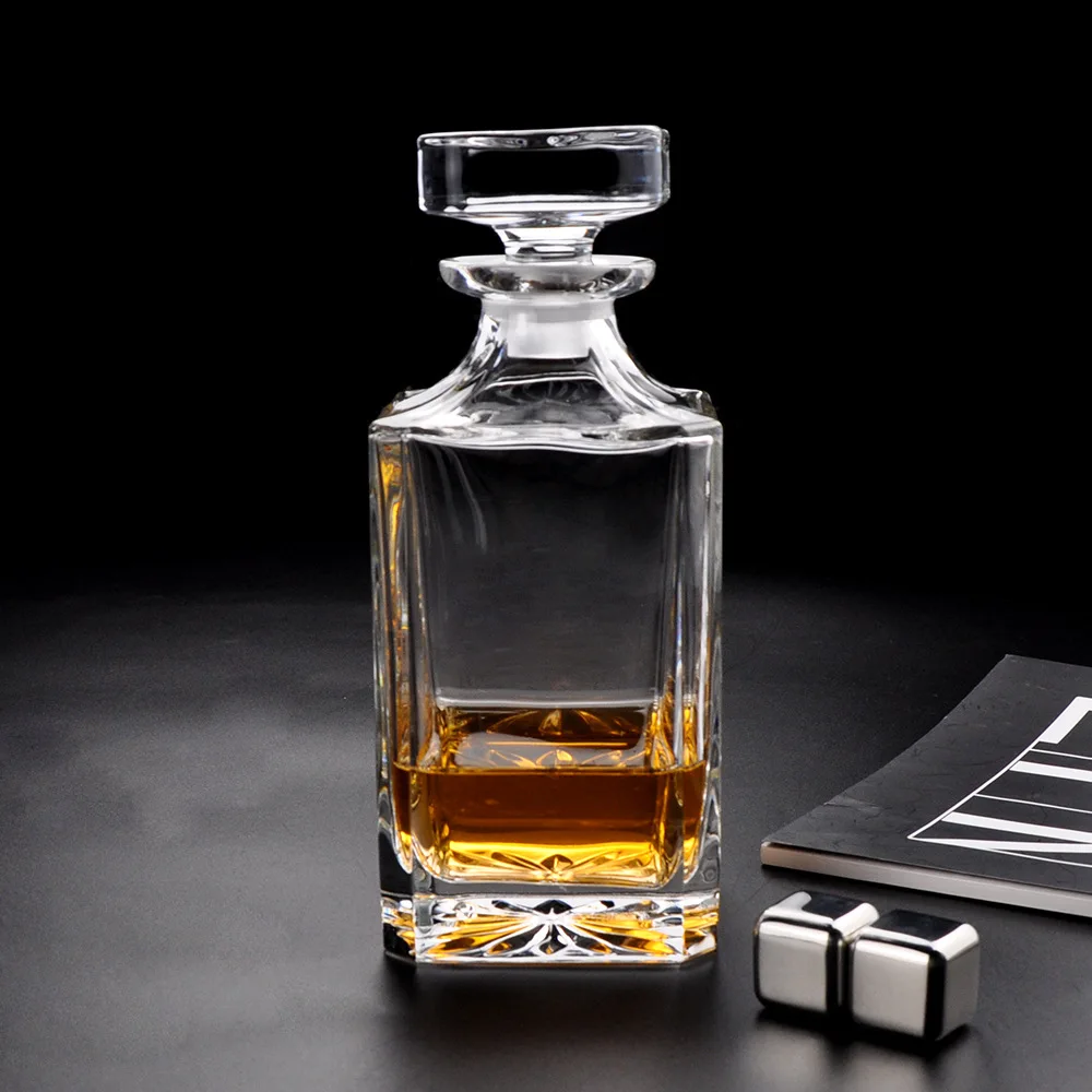Custom Square Whisky Glass Kit Set Bottle Whiskey Decanter with Wood Box
