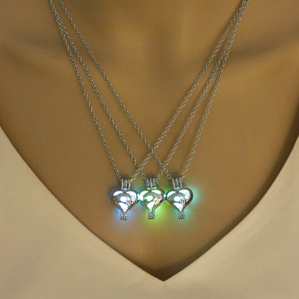 
3 Colors Vintage Glow In The Dark Necklace With Dragon Pattern Heart Shaped Pendant 