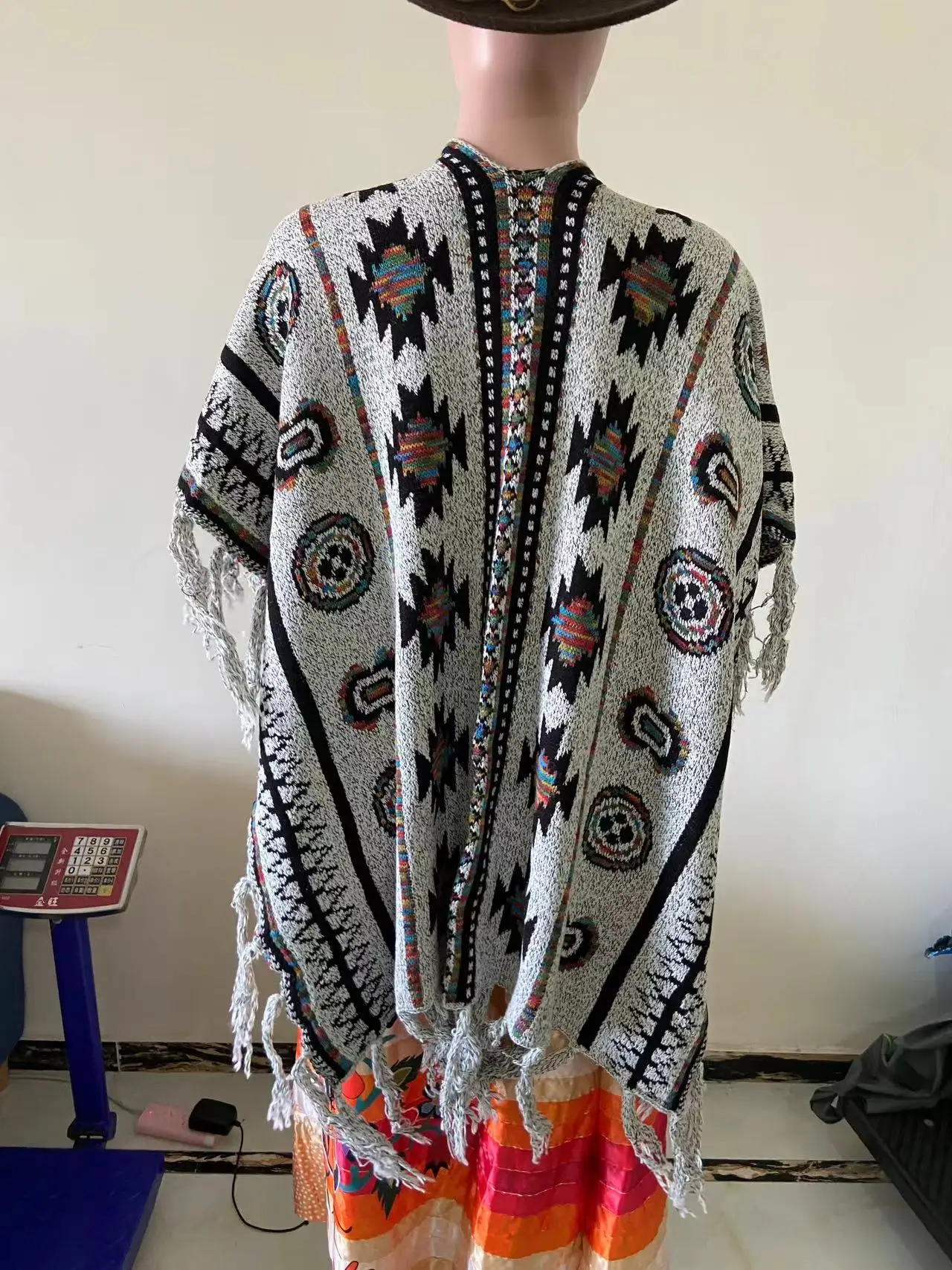 2024 Spring Winter Vintage Aztec Pattern Fringe Ethnic Scarves Knitted Jacquard Tassel Shawls for Women