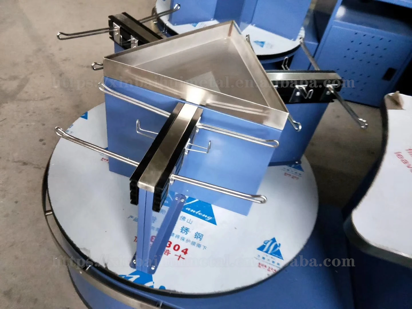Xinbaihui Motorized Supermarket Checkout Counter With Conveyor Belt Rotating Bag Holder Grocery