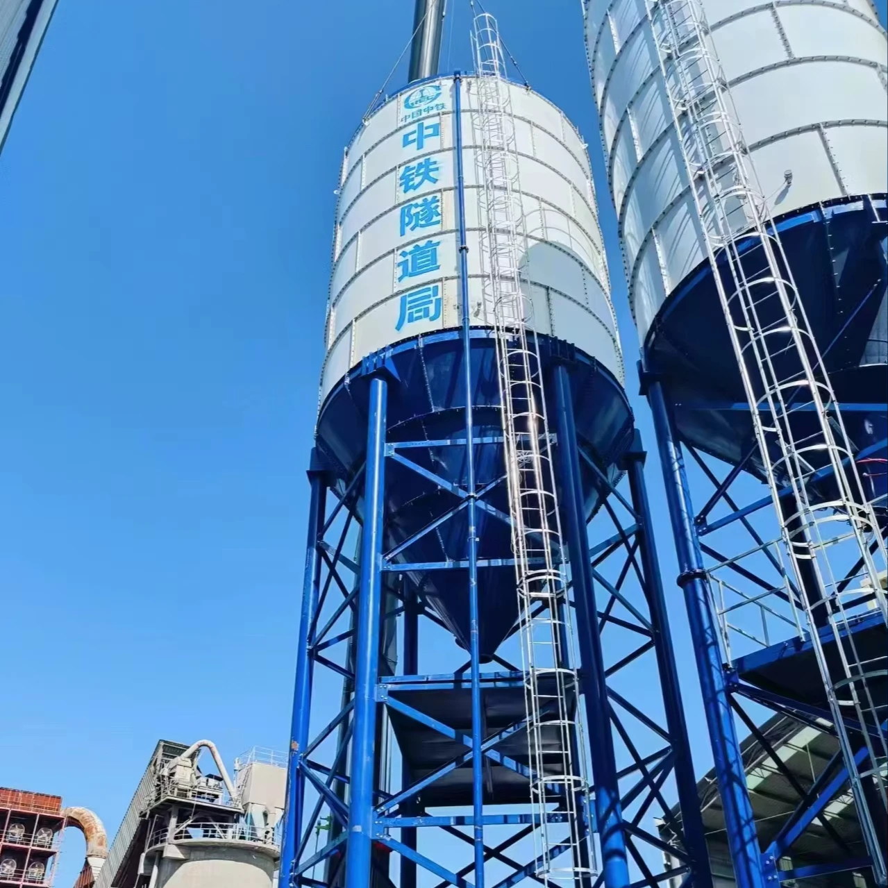 200Tons Bolted Type Bulk Cement Silo With Easy Transfer Structure