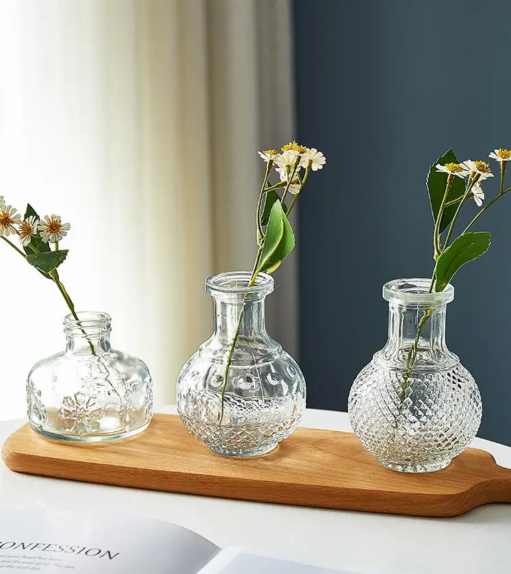 Clear Small Glass Flower Vase for Home Decoration Bud French Vintage Embossed Flower Luxury Glass Crystal Relief Vase