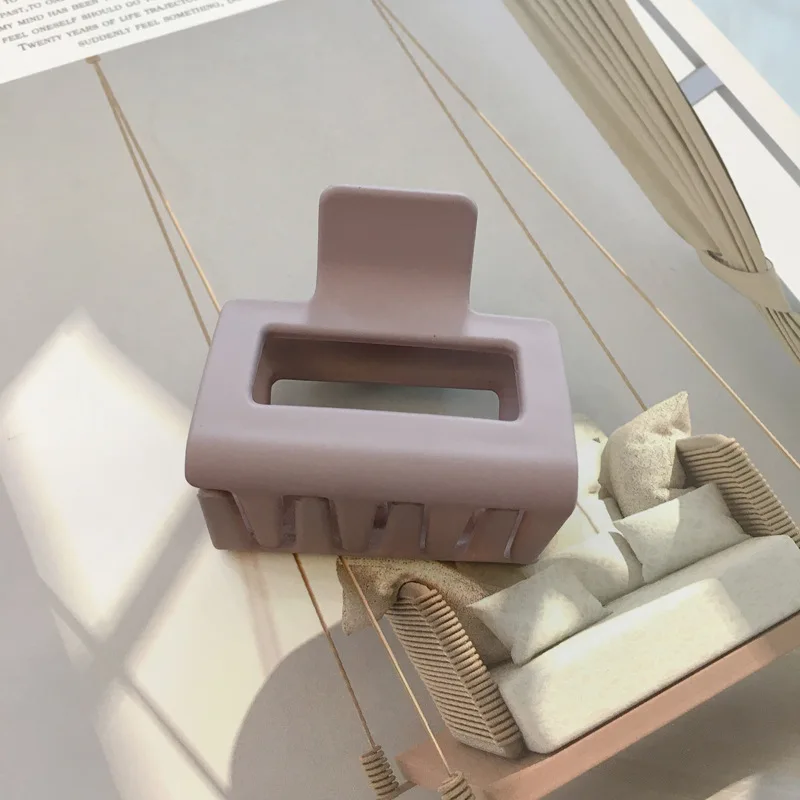 Оптовая продажа женские модные аксессуары для волос 5 см пластиковые Матовые карамельные цвета заколка для волос квадратные полые акриловые заколки для волос