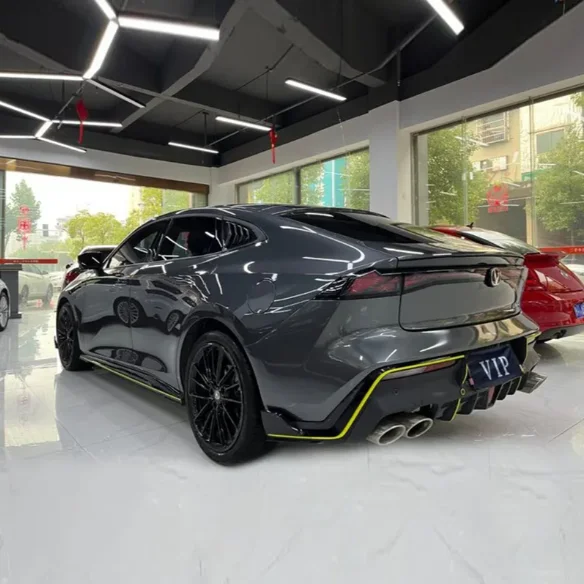 Changan Uni-V Подержанный автомобиль с хорошим качеством в наличии Лидер продаж удобный и спортивный сделано Китае