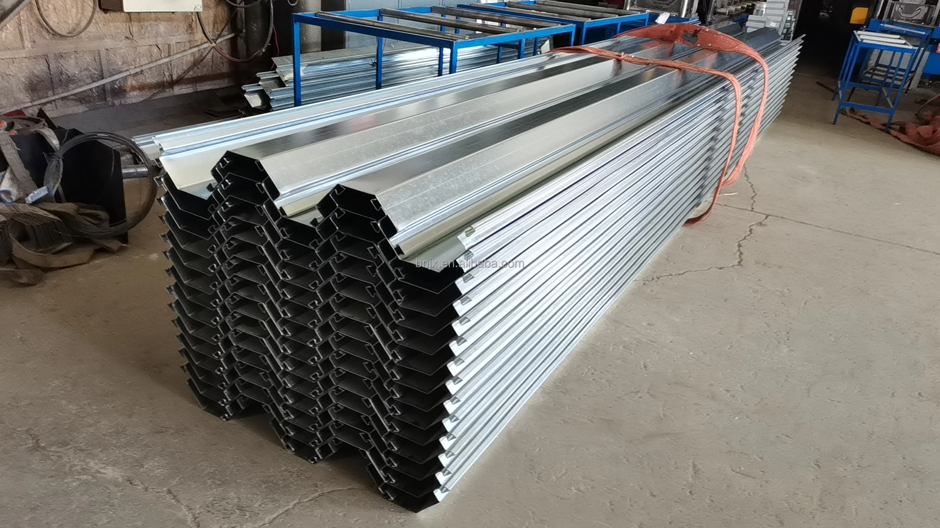 2024 New high quality hot selling automatic metal gutter/ water sink forming machine