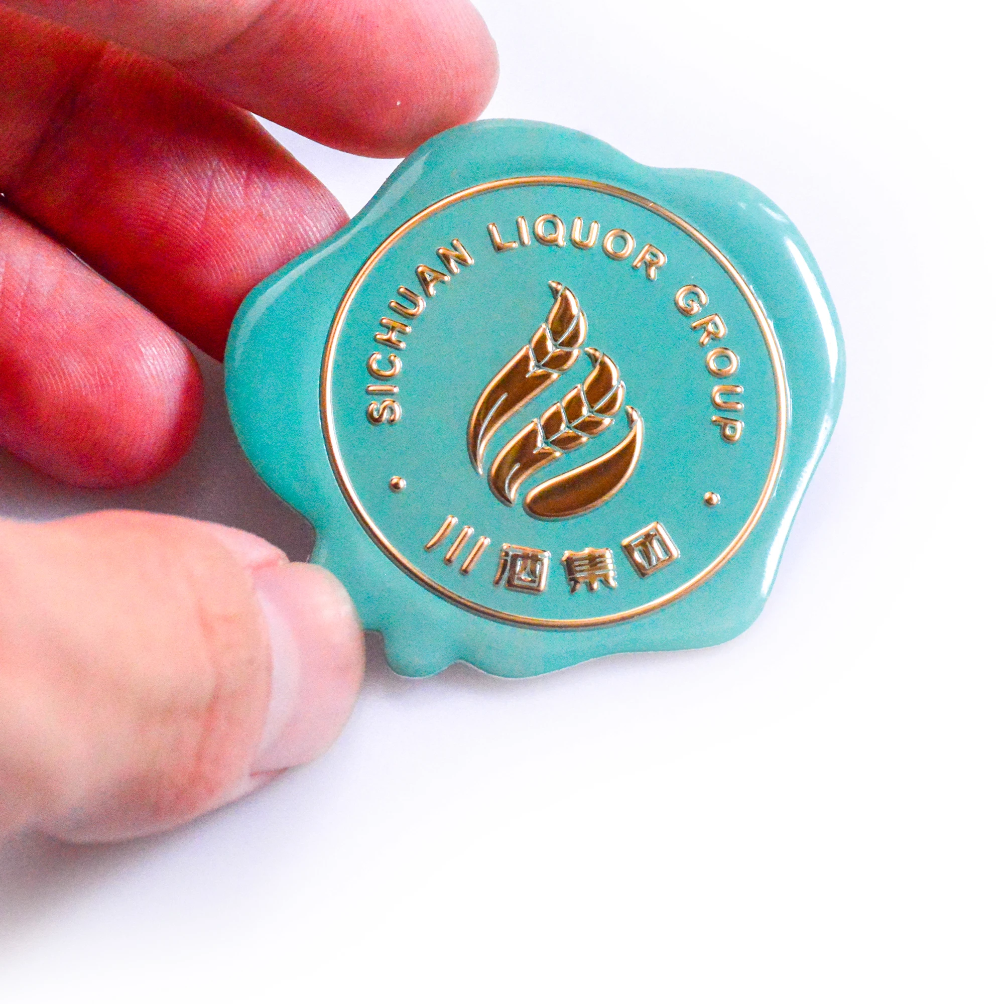 Рельефная алюминиевая именная этикетка для флакона духов