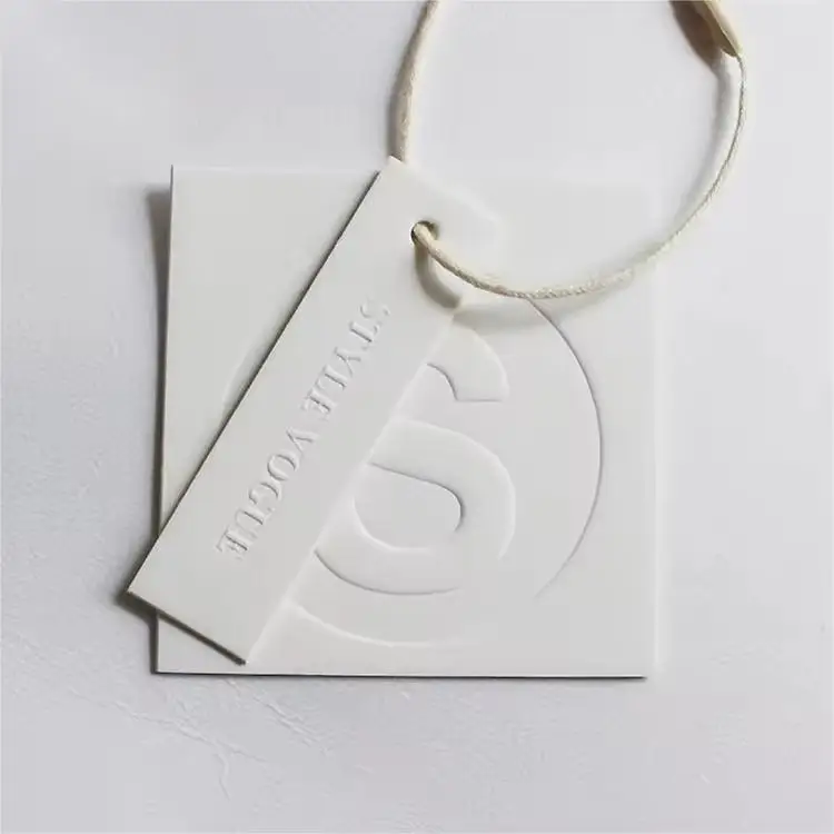 Flying Tags Aluminum Foil Clothing Labels Custom Logo White Hang Tags Gold Foil Hot Stamping Hang Tags For Jeans And Clothing
