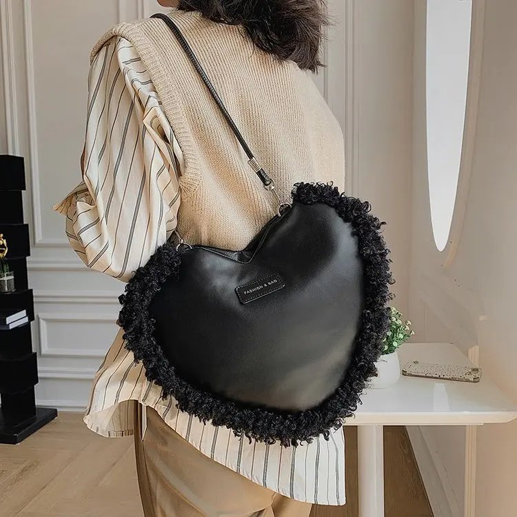 2021 winter Lovely cute heart purse handbag fashion wool fringe plaid ladies purse handbag