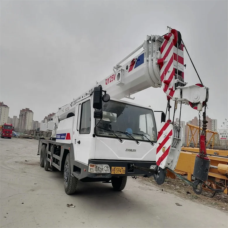 Second-hand zoomlion crane 30 ton 25 ton in excellent condition and quality cheap for sale