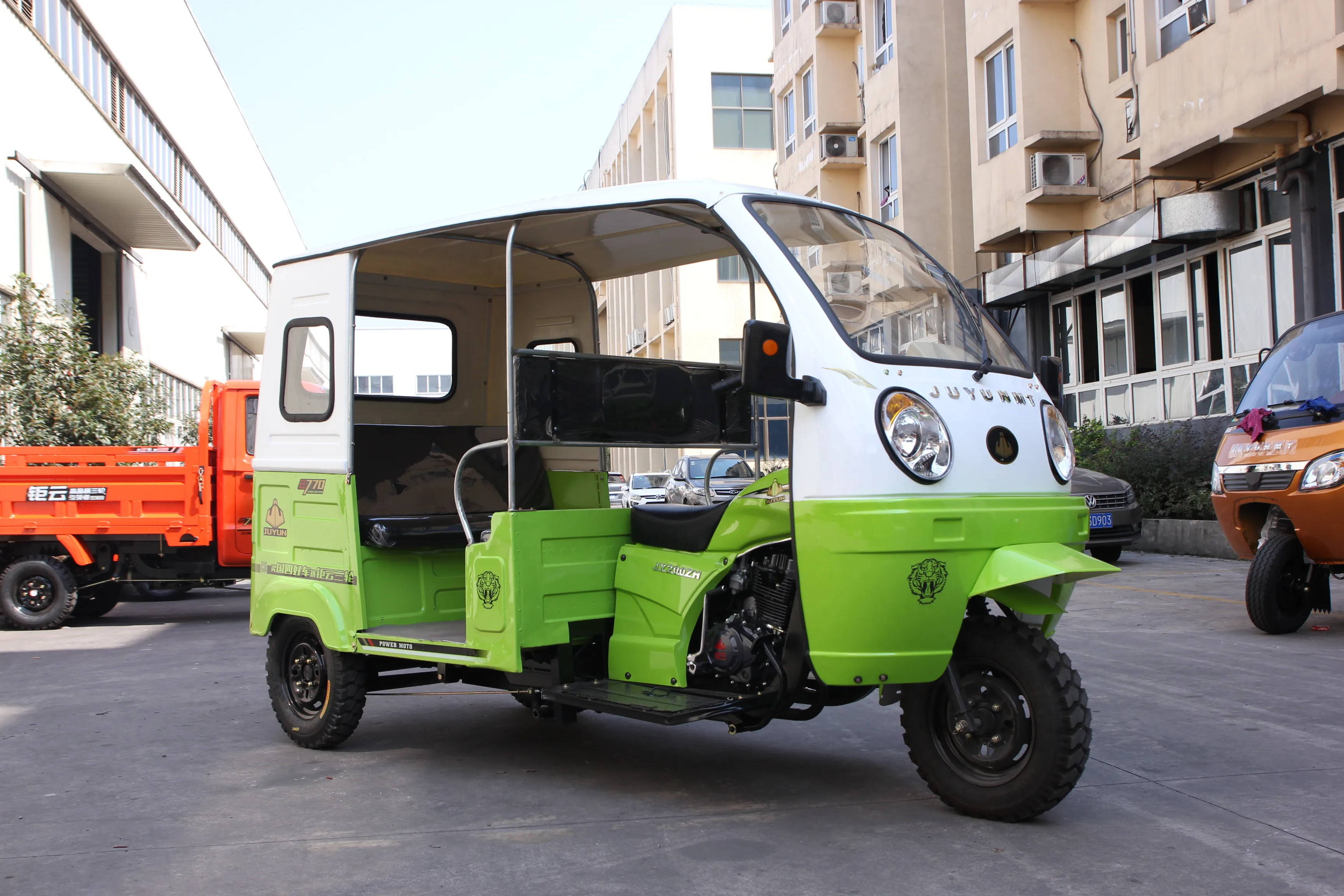 China Hot Sell Passenger Tricycles 3 Wheel Electric With Driver Cabin Tuk Tuk High Speed Taxi Trike Rickshaw Electric Tricycle