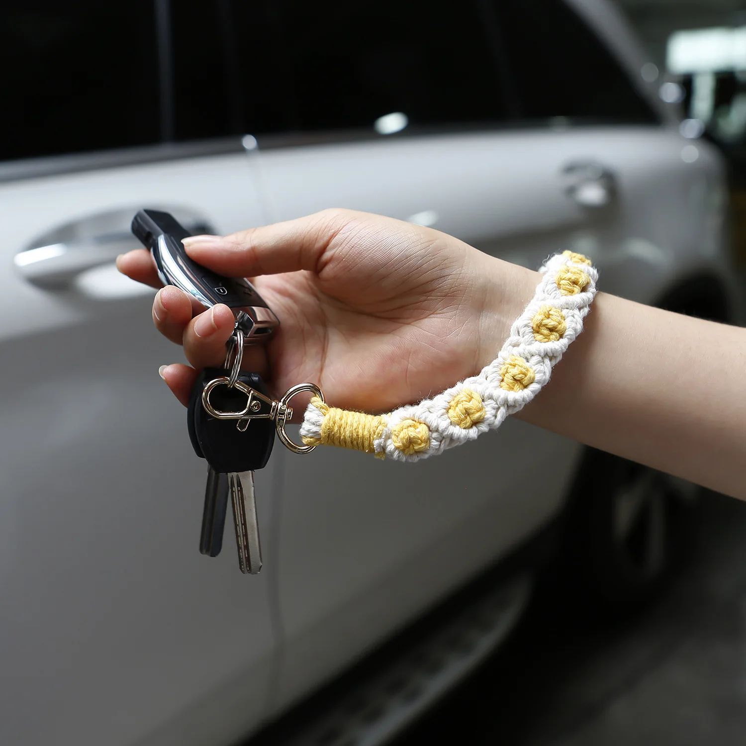 Handwoven Crochet Rose Bag Pendant Boho Wristband Lanyard Keychain Mother Girl Gift Handwoven keychain