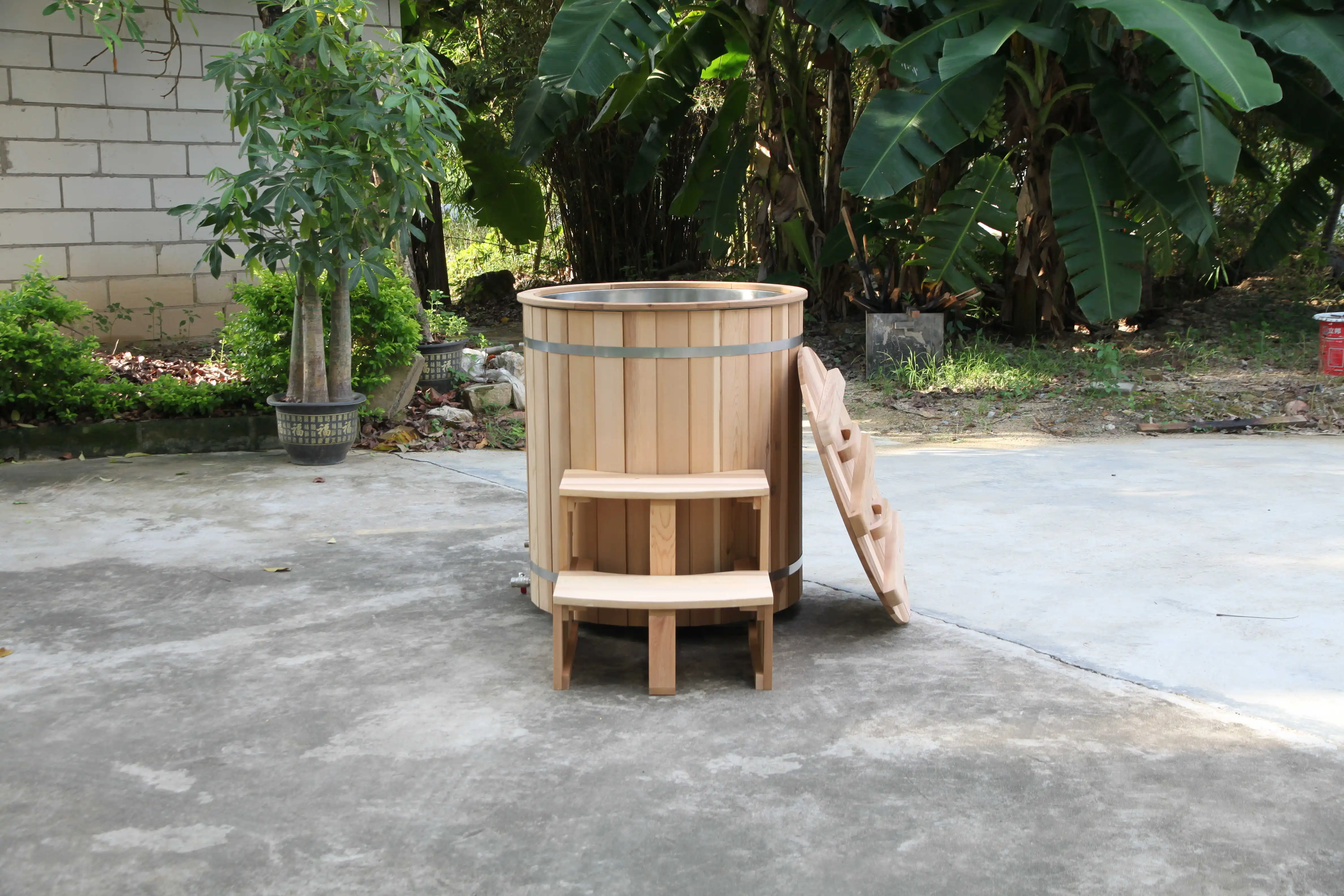 2024 Custom Top Hotel Outdoor Athletic Pedestal Adult Spa  For Hot Sale