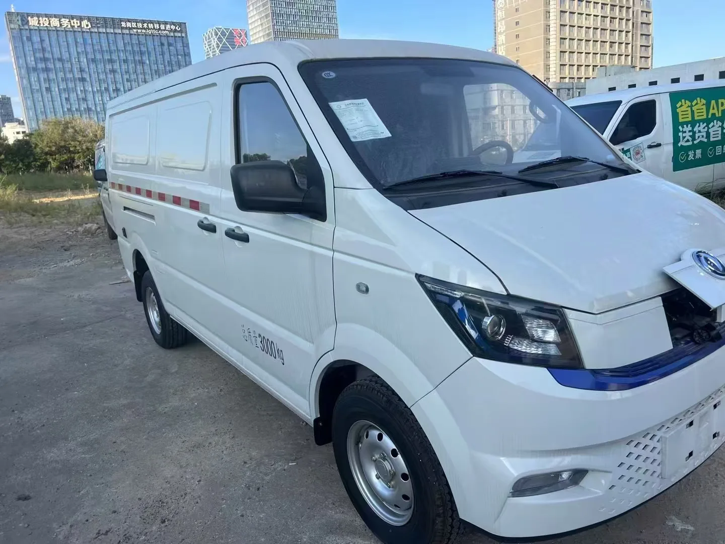 Dongfeng All-Electric Mini Truck Series EM27 EM26 Hot-Selling VAN Rear Camera Left Steering New Condition Favorable Discount