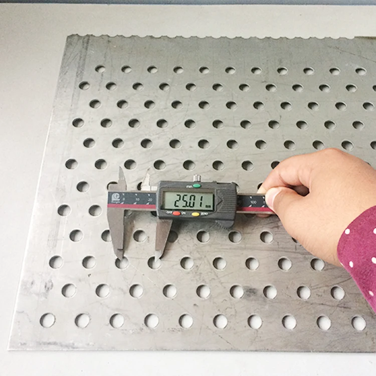 High Quality 0.3-25mm Round Hole Punched Metal Plate Stainless Steel Perforated Metal Mesh