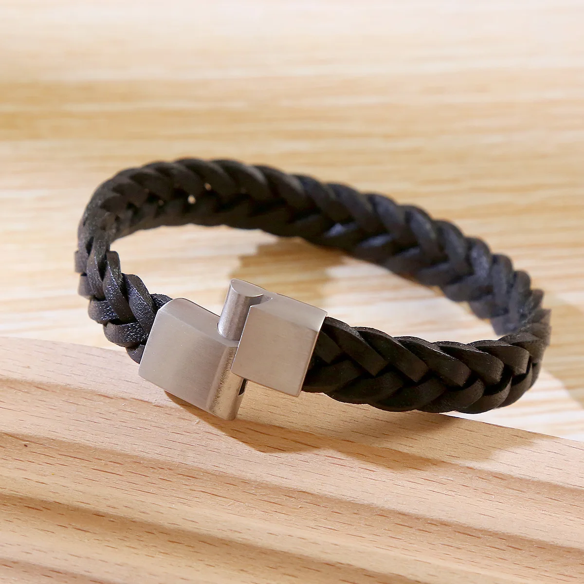 MCS017 Genuine Cowhide Leather Bracelet With Magnetic Clasp Braided Wristband for Men and Women Anniversary