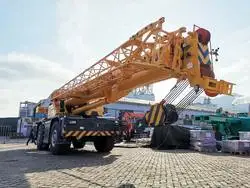 XCR120 Off Road Crane 120 ton Hydraulic Rough Terrain Crane Price