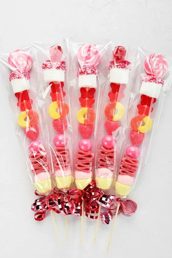 Wholesale 24 PCS Decorated Sweet Marshmallow Pops Gum Boxed Product for Retail Sale